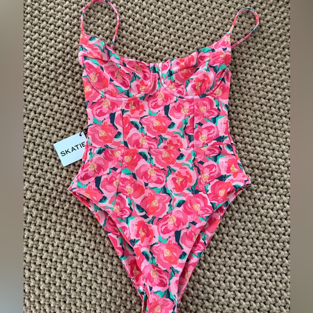 Skatie one piece bathing suit